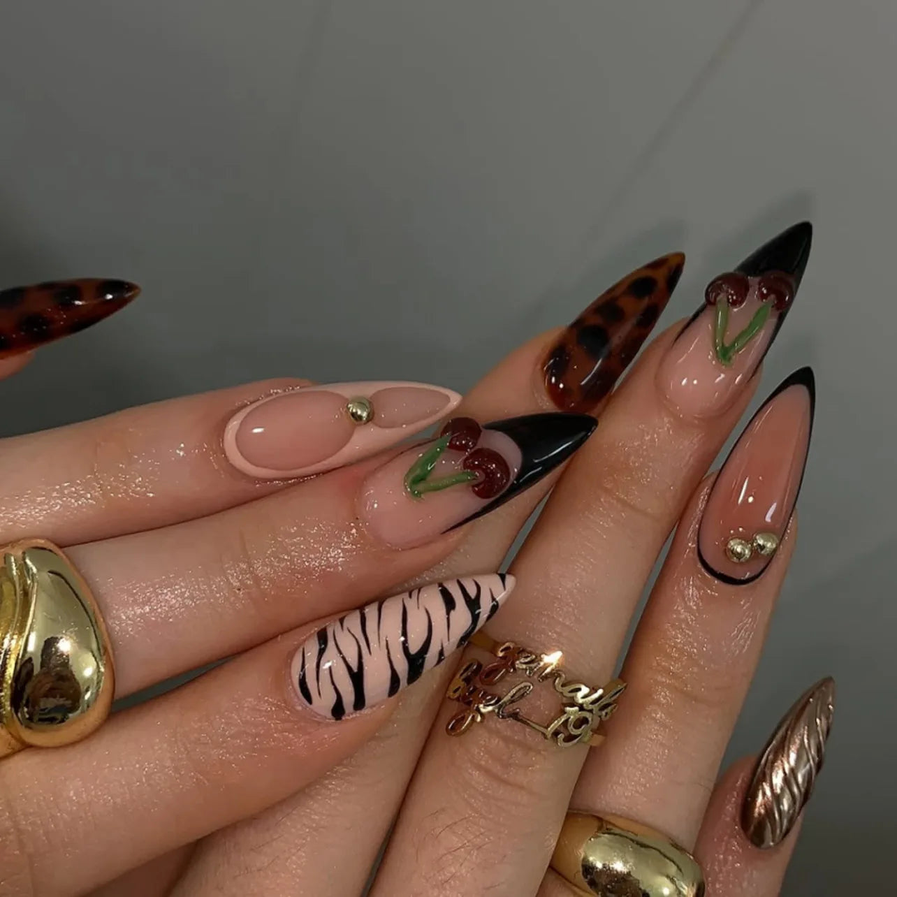 24Pcs Mid-length 3D Flowers Design Fingertips Sweet Butterfly Yellow Ripple Almond False Nails Detachable Full Cover Press Ons
