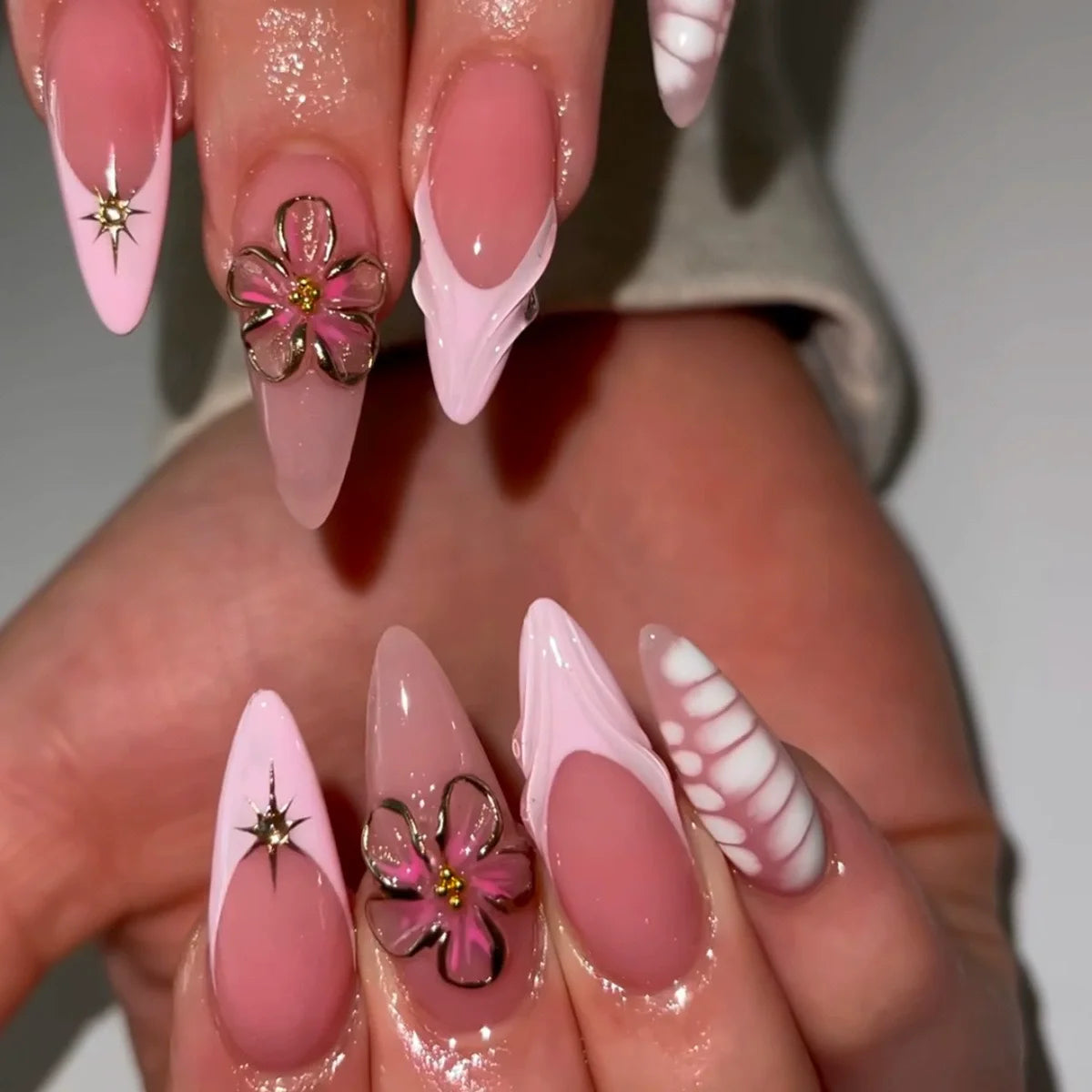 24Pcs Mid-length 3D Flowers Design Fingertips Sweet Butterfly Yellow Ripple Almond False Nails Detachable Full Cover Press Ons